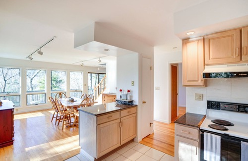 Glendale Casa | Great Barrington Lakeside Getaway w/ Kayak & Grill