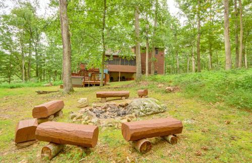 Great Cacapon Casa | Great Cacapon Mtn Cabin with Private Hot Tub and Views