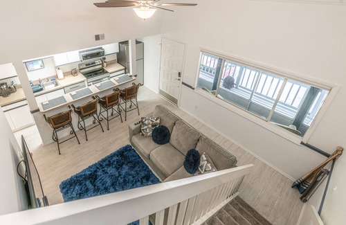 Dunnellon Condominio | Great condo in Withlacoochee riverfront community - pool & hot tub access