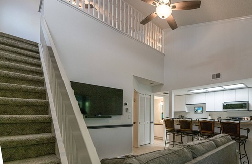 Dunnellon Condominio | Great condo in Withlacoochee riverfront community - pool & hot tub access