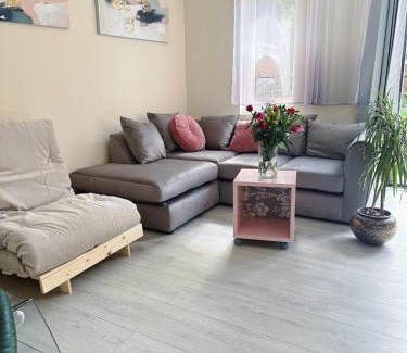 Bedford Apartamento | Great Contractor House with Private Garden Allocated Parking Close to Bedford River Embankment