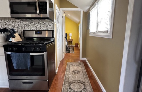 Utica Cabaña | Great Cottage located in the East Utica Albany Hill area.