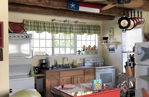 Kennebunk Cabaña | Gran Pareja Get-Away - Pet-Friendly - Small Family Friendly también!