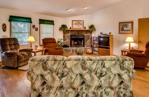 Wears Valley Cabina | Great Escape 2 Bedroom Cabin by RedAwning
