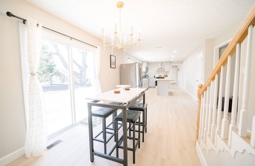 Great Falls Casa | Great Falls Cozy Getaway: 5BR/2BA Modern Retreat!