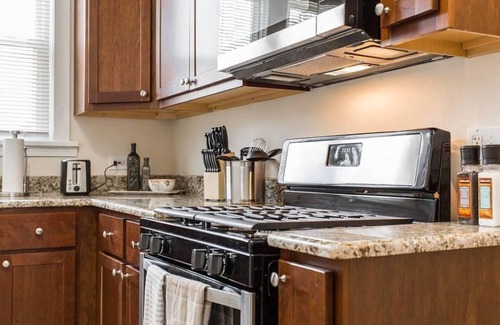 Libertyville Casa | Great For Big Family w/2 Kitchens & 2 Living Rooms