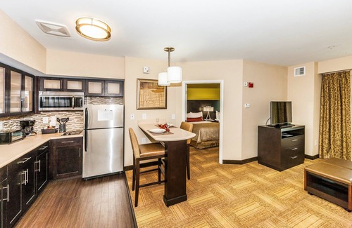 Farragut Apartamento | Great for Business Travelers! Free Breakfast + 24h Business Center