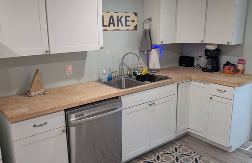 Lakeview Cabaña | Great Front Porch with 3 Bedrooms and King Bed