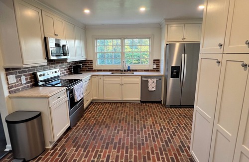 Forest Lake Casa | GREAT Game Day Home Close to University of Alabama