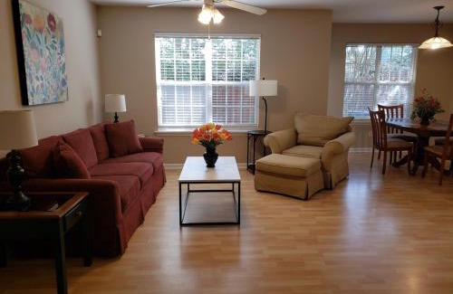 Davis Lake - Eastfield Casa | Great Getaway Charlotte