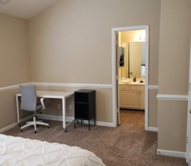 Davis Lake - Eastfield Casa | Great Getaway Charlotte