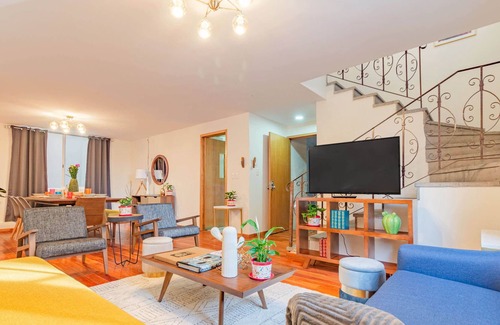 Miguel Hidalgo Casa | Great Group Stay, Patio & BBQ, Polanco 4 km Drive!