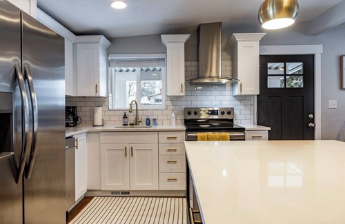 Millcreek Casa | Great Home Minutes to Airport, Interstates, Mountains, Park City, & Ski Resorts!