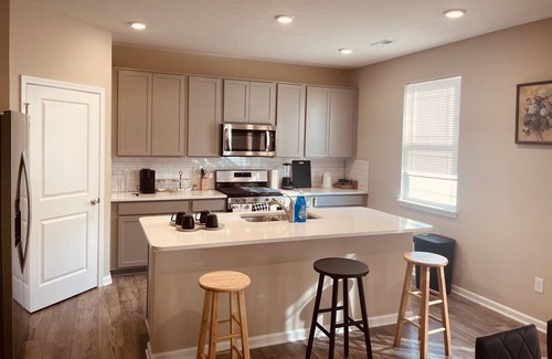 Camby Casa | Great Home, spacious and in a quiet neighborhood, public park and swimming pool