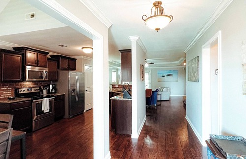 Clarksville Casa | Great house in Clarksville! Located by Hospital