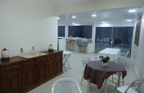 Pereque Casa | Gran Casa en el bacalao. Cerrada en Guaruja, Centro de ocio w / barbacoa y piscina