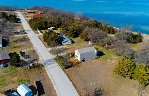 Farmersville Casa | Gran retiro frente al lago