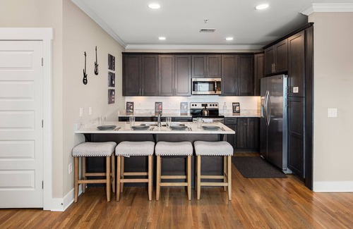 The Nations Condominio | Great Location! 2 BR Condo! Minutes To Downtown