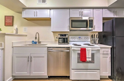 Capital View Apartamento | Great location! 2-BR with queen bed near UAMS, Little Rock with WiFi, AC