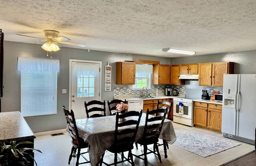 Dandridge Casa | Great Location - 3 bdrm Smoky Mtn Retreat - Douglas & Cherokee Lakes nearby!