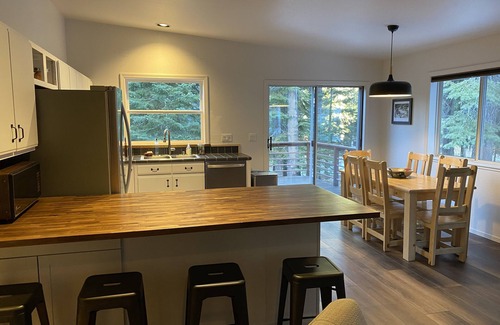 Truckee Cabina | Great location & features!
