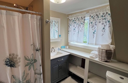 East Burke Casa | Great Location for All Outdoor Activities. Available for Short-Term