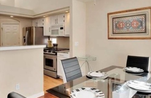 Aurora Casa | Great location for your Aurora visit