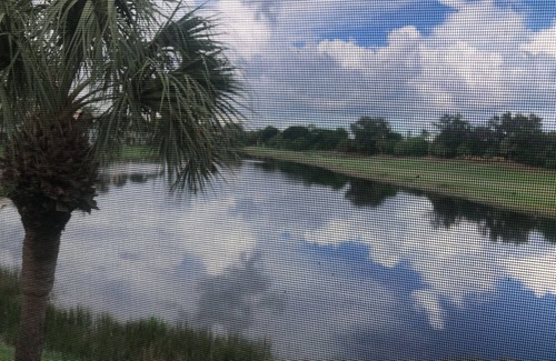 North Naples Condominio | Excelente ubicación y club de campo a pocos kilómetros de la playa de Vanderbilt
