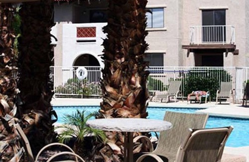 Glendale Condominio | Gran ubicación! Minutos de campo, Spring Training & Football!