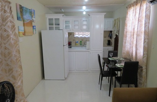 Durants Casa | Great Location near Beaches, Restaurants, Stores & Bus Routes in Bridgetown