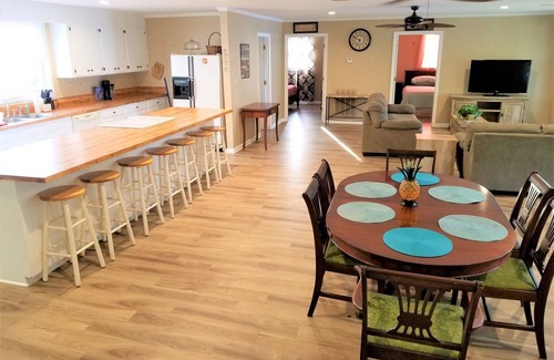 Eutawville Casa | Great Location on Southern shoreline of Lake Marion