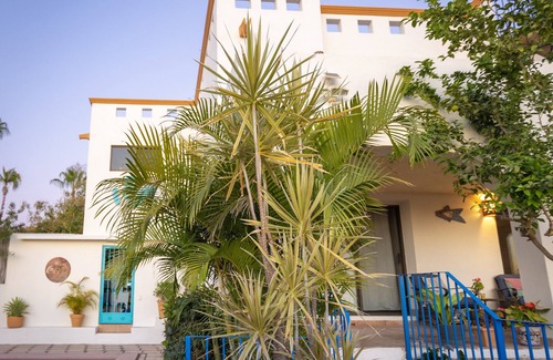 Cabo Bello Casa | Ubicación, ubicación !! A pie de playa privada. Comunidad cerrada. Vistas y piscina!