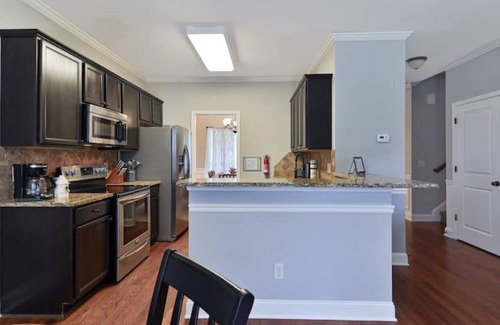 Fortson Casa | Great location! Spacious 4BR home in N. Columbus