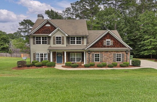 Fortson Casa | Great location! Spacious 4BR home in N. Columbus