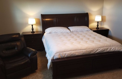 Northgate Casa | Great location! 5 bed 3.5 bath 3,200 square feet - One of the best deals in town