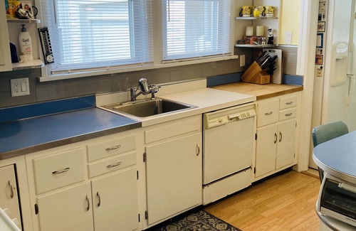 Margate City Casa | Great Location. Walk to the beach, shops and restaurants