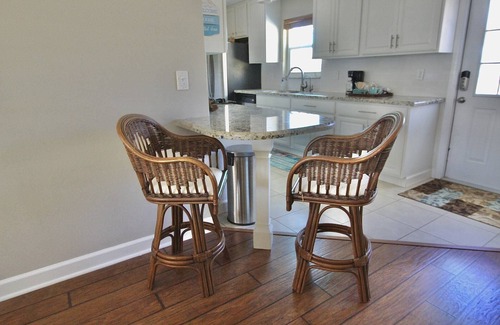 Stuart Casa | Great rates - Great location with firepit, private yard and outdoor shower