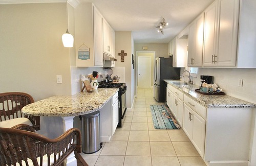 Stuart Casa | Great rates - Great location with firepit, private yard and outdoor shower