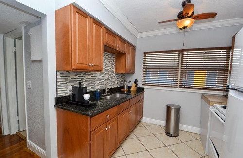 Virginia Park Apartamento | Great Location with Large Garden 2BR Apt