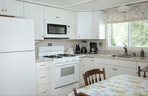 Fishers Landing Cabaña | Great price for sure! A-Bay+Clayton! Clean, quiet 3 bedroom cottage+River access