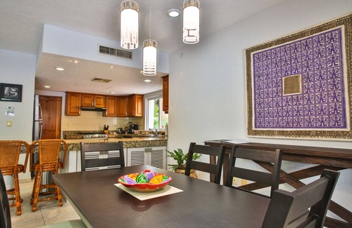Puerto Aventuras Casa | Remodelado oasis de 4 dormitorios con piscina y carrito de golf, a minutos de la playa