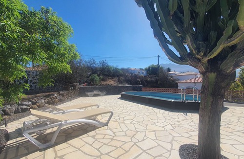 Tajuya Casa | Gran casa tranquila para 4 personas con gran jardín privado