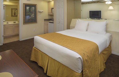 Table Rock Hotel | Great Relaxing Overnight Stay! Near Andy Williams Moon River Theater