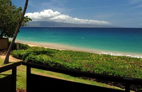 Kaanapali Casa | Great Relaxing Overnight Stay! 2 Ocean Front Units, w/ Balcony! Parking, Pool