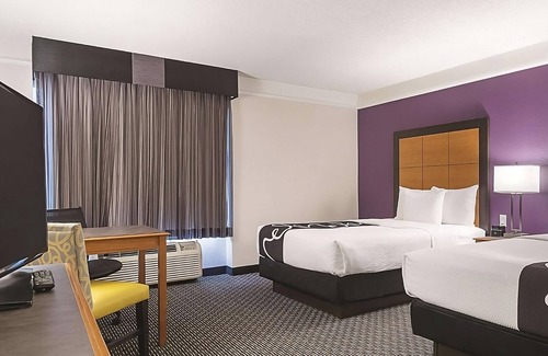 Guasti Hotel | Great Relaxing Overnight Stay! 4 Relaxing Units! Pool Access, Free Parking!