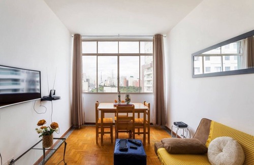 Higienopolis Apartamento | Internet rápido 300 Mega. Mackenzie y Sta Casa. Piso alto con vista.