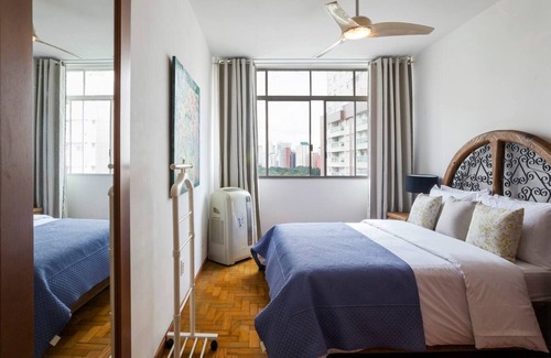 Higienopolis Apartamento | Internet rápido 300 Mega. Mackenzie y Sta Casa. Piso alto con vista.