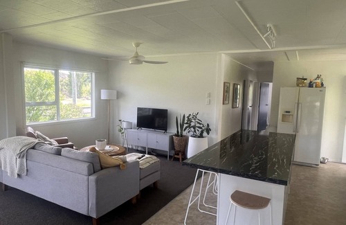 Tolaga Bay Casa | Great river views from this cute modernised and homely cottage!
