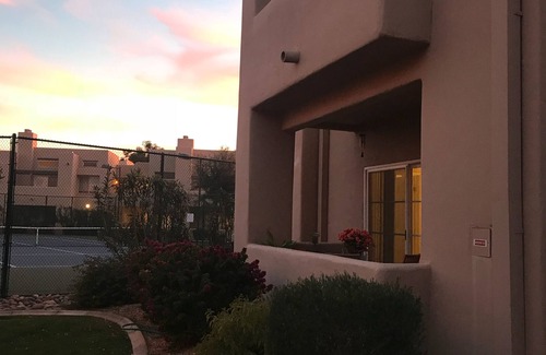 Central Scottsdale Condominio | Excelente ubicación en Scottsdale: piscina, wifi, totalmente amueblado y más