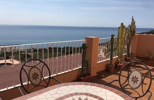 La Parata Apartamento | Great sea view, pool & parking